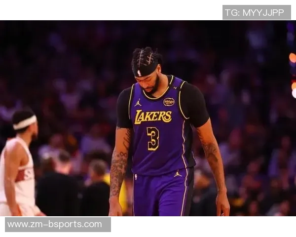 浓眉在训练营增重13斤展现更强壮体态引发球迷热议