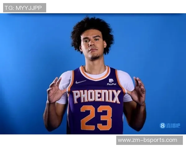 卡梅隆约翰逊膝伤严重痛苦倒地提前退场球迷心疼不已 卡梅隆约翰逊膝伤严重痛苦倒地提前退场球迷心疼不已